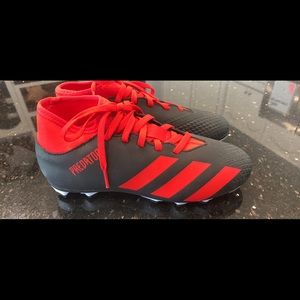 Youth size 4.5 new Predator cleats